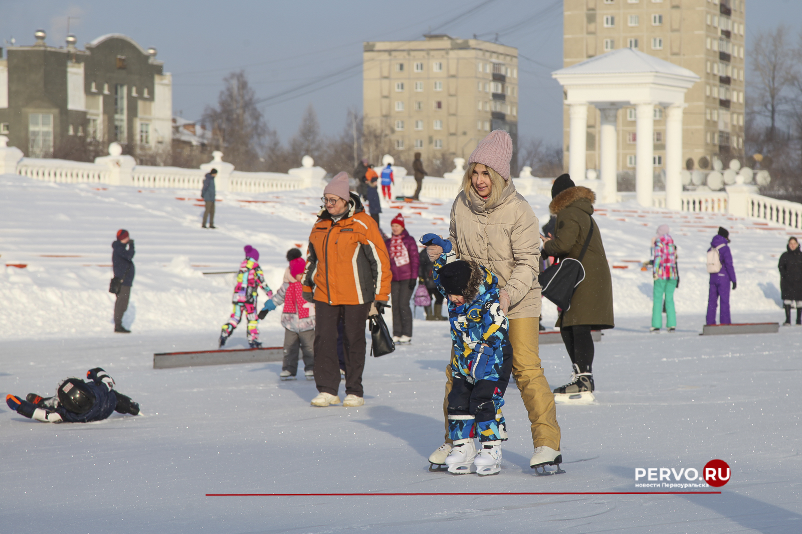 Лед надежды нашей собрал более тысячи жителей Первоуральска