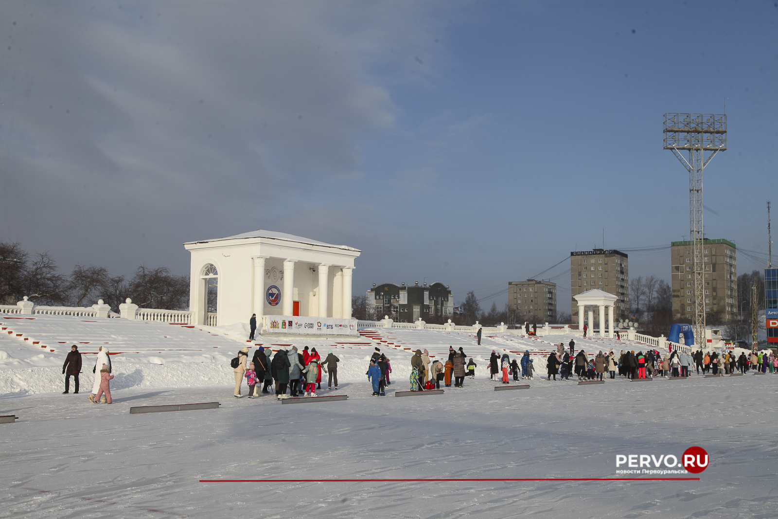 Лед надежды нашей собрал более тысячи жителей Первоуральска