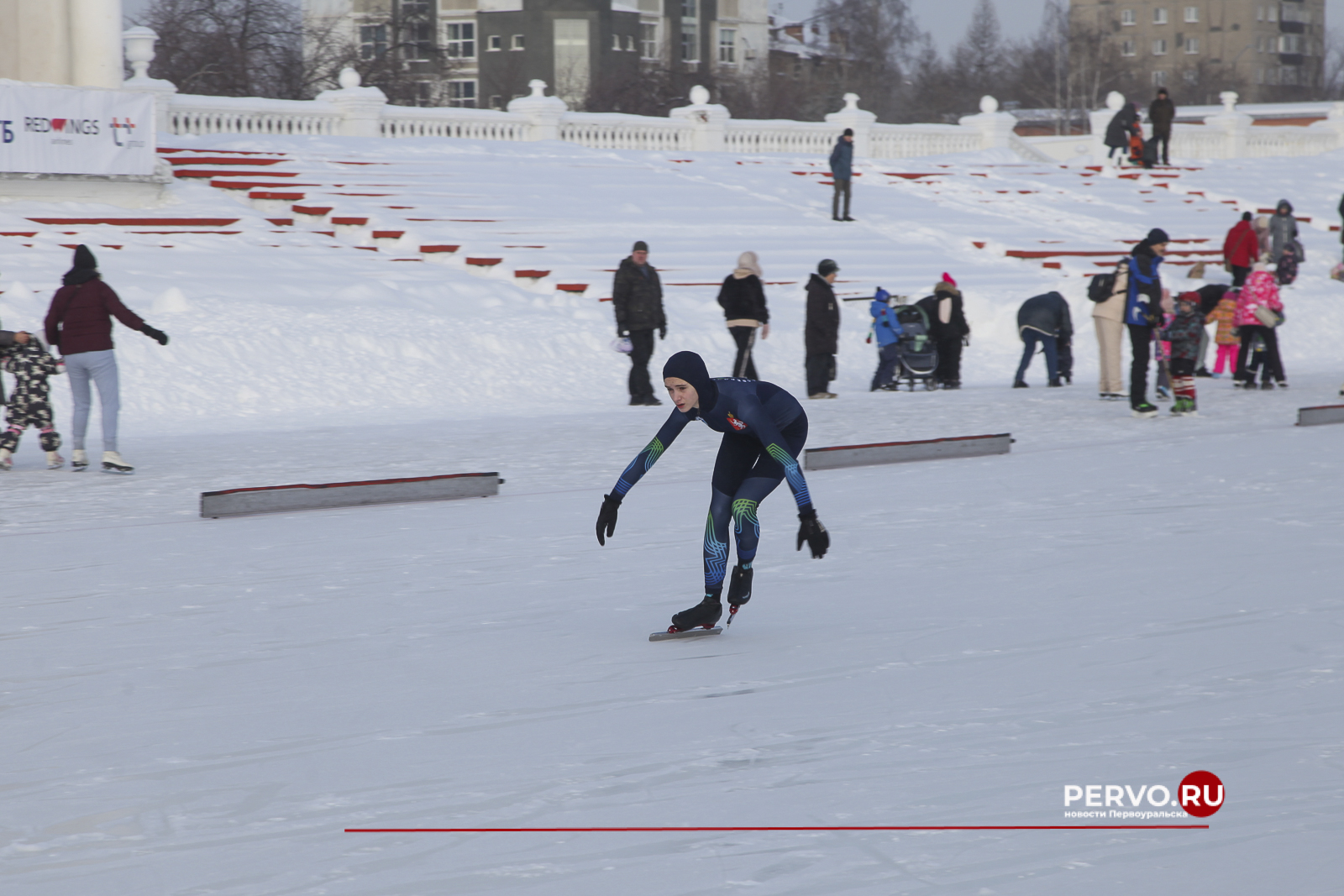 Лед надежды нашей собрал более тысячи жителей Первоуральска