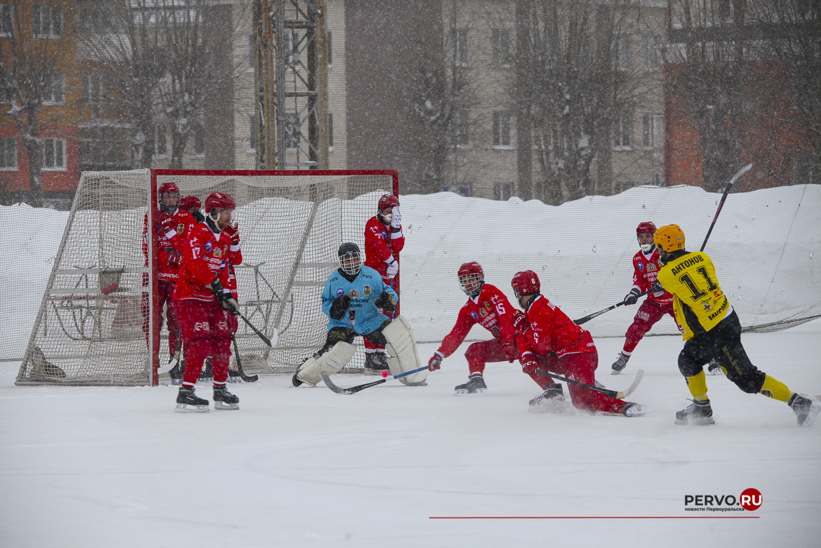СКА-Уральский Трубник в Первоуральске сыграл в ничью 5:5 Мурманом