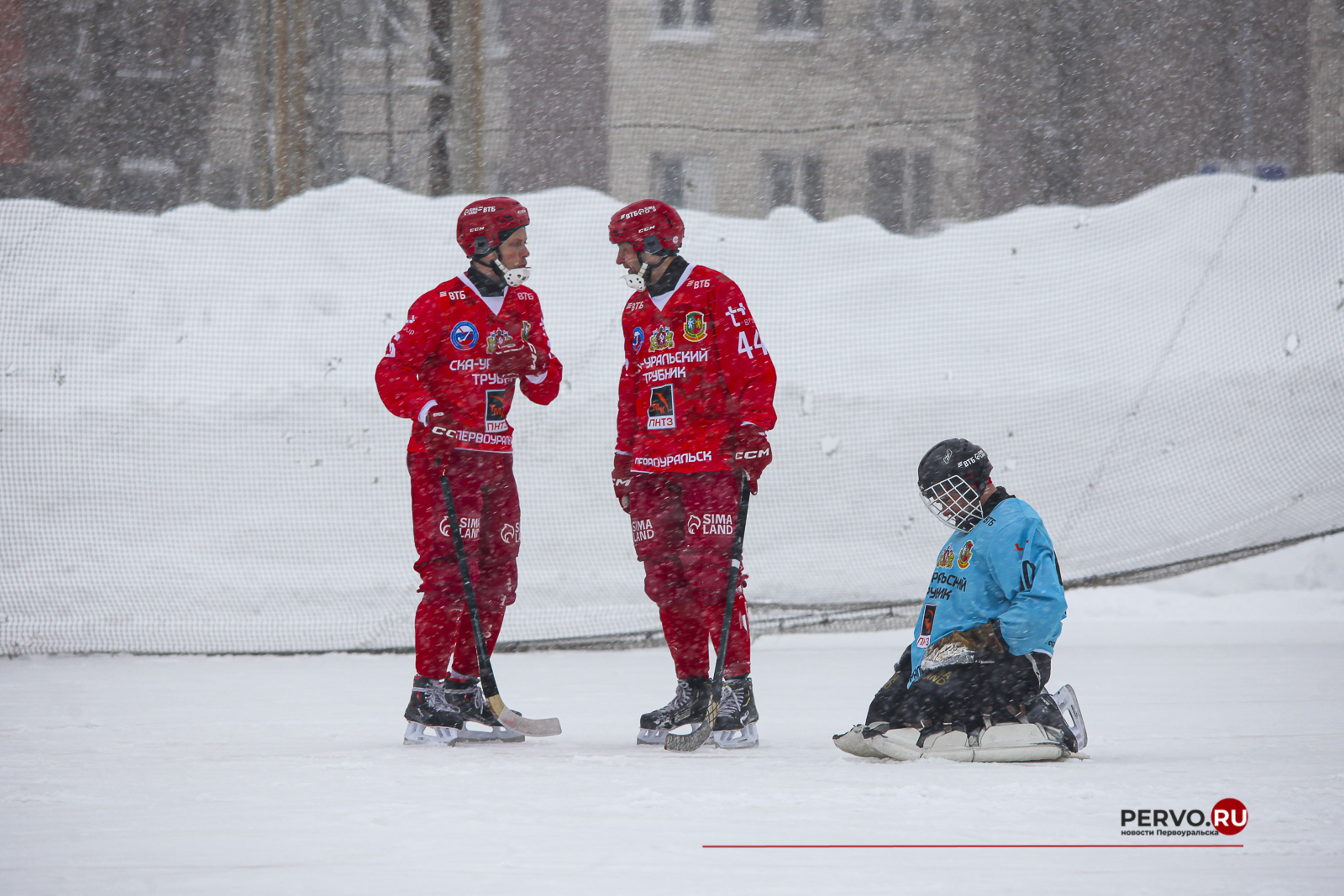 СКА-Уральский Трубник в Первоуральске сыграл в ничью 5:5 Мурманом
