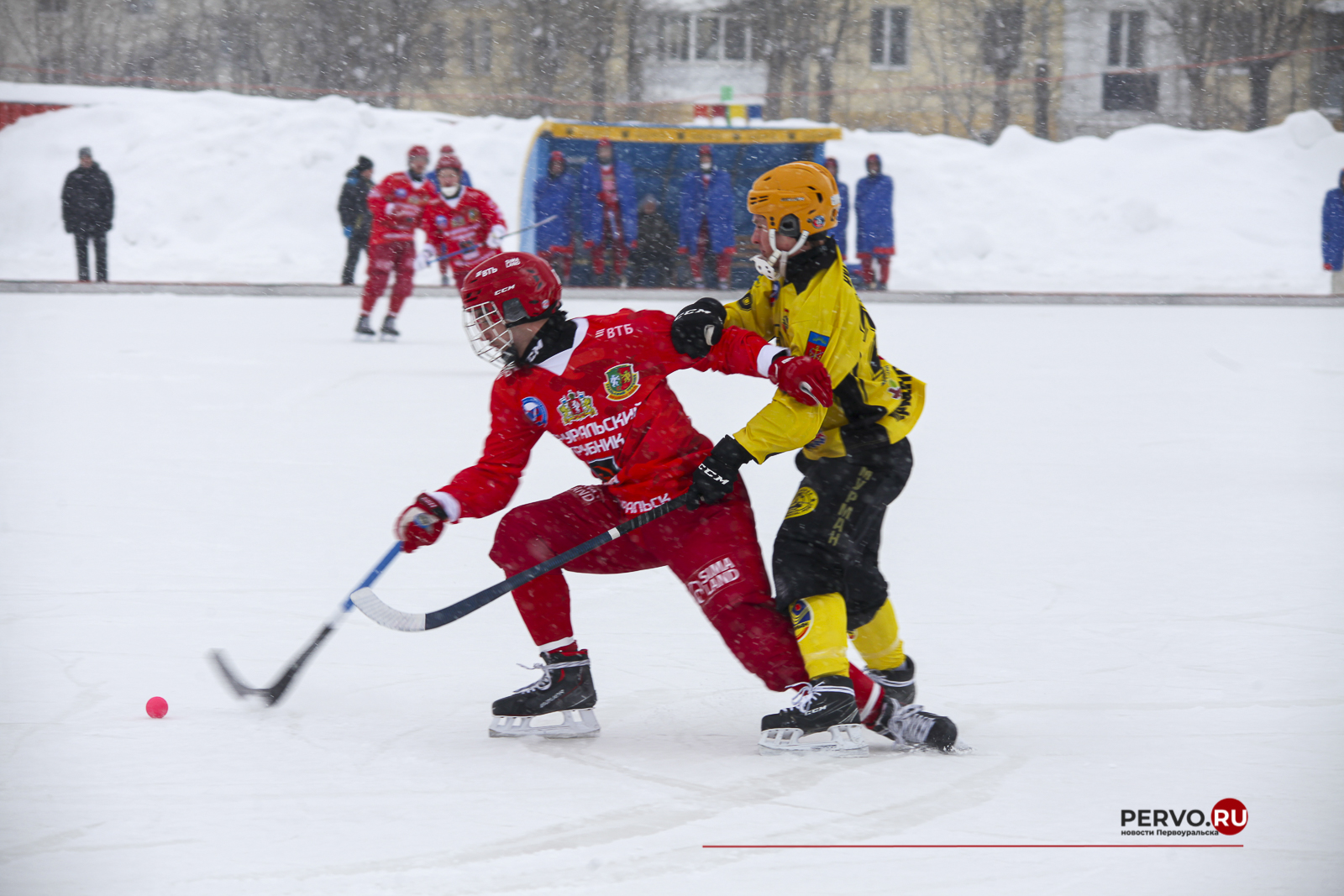 СКА-Уральский Трубник в Первоуральске сыграл в ничью 5:5 Мурманом