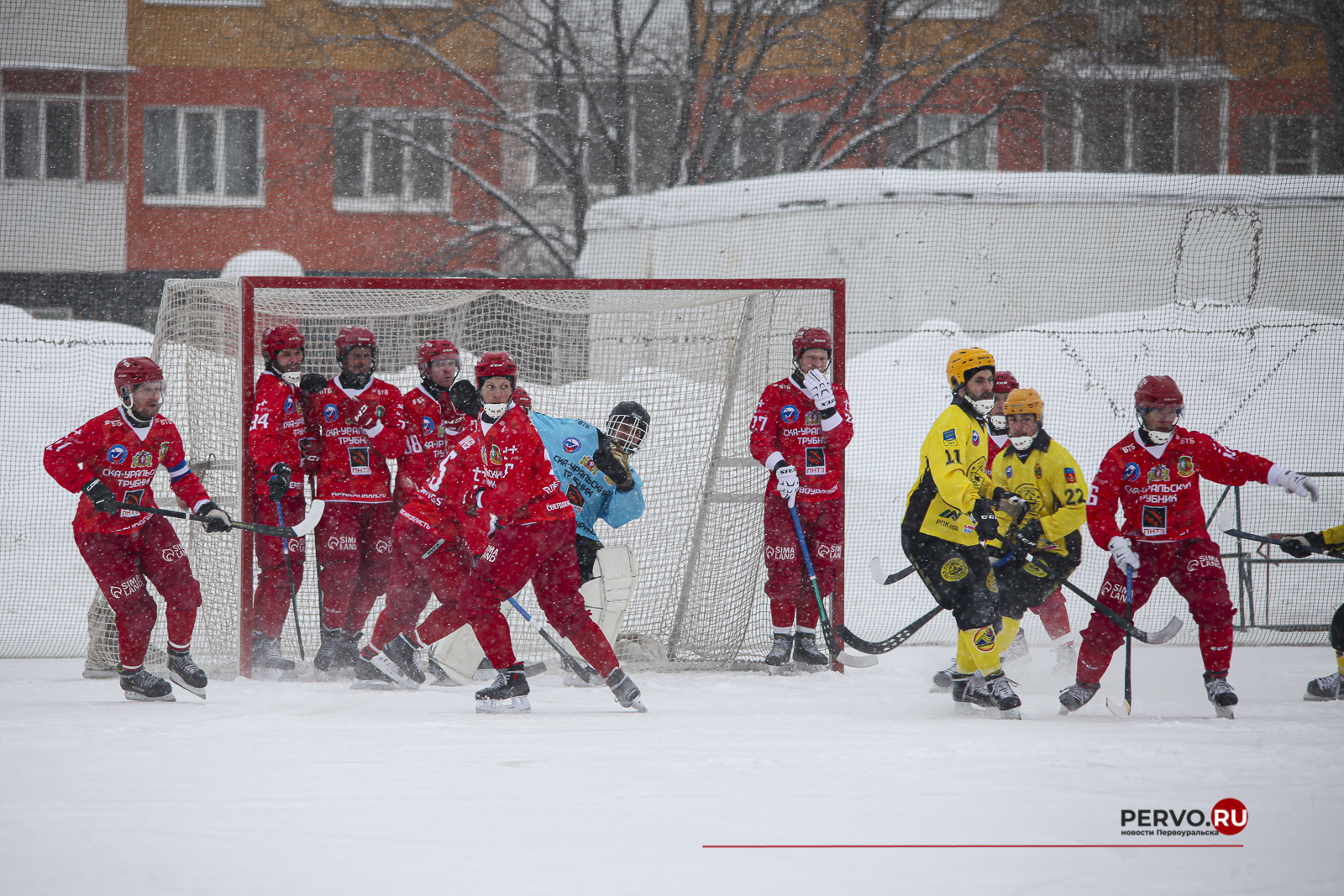 СКА-Уральский Трубник в Первоуральске сыграл в ничью 5:5 Мурманом