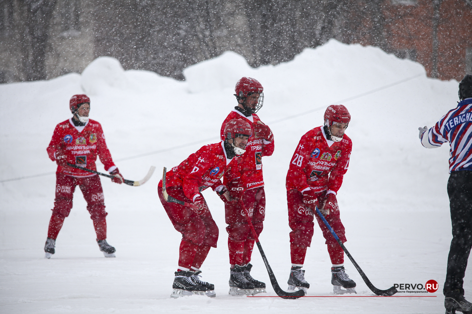 СКА-Уральский Трубник в Первоуральске сыграл в ничью 5:5 Мурманом