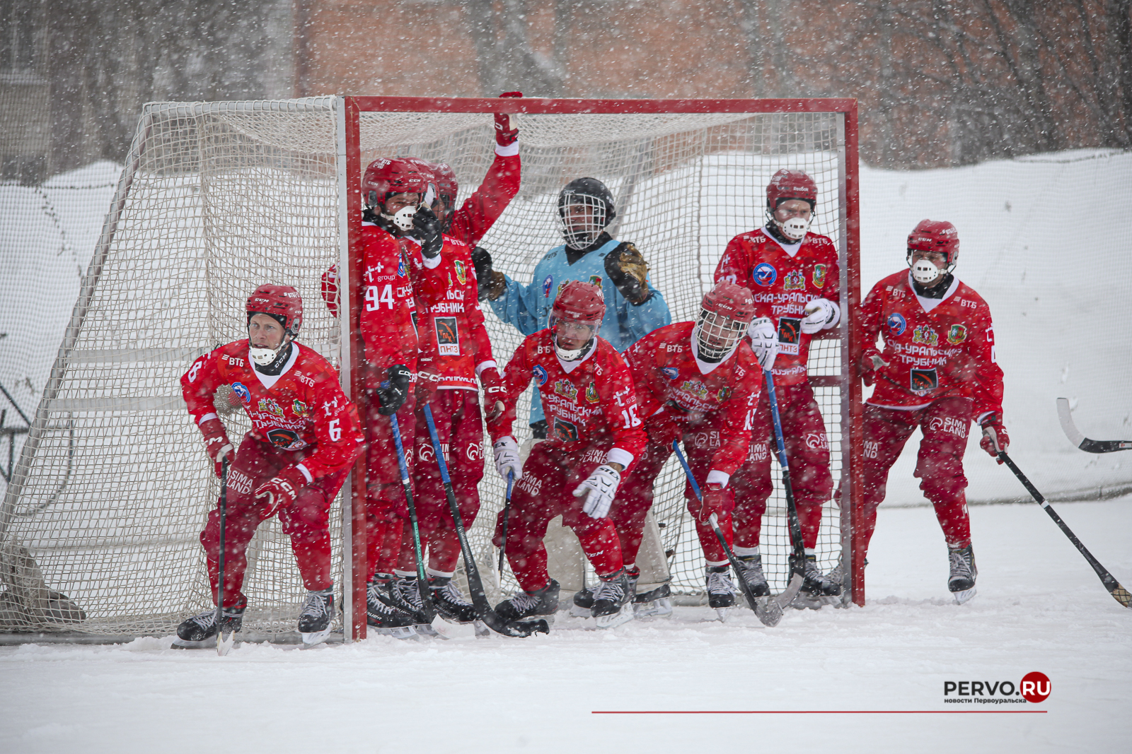 СКА-Уральский Трубник в Первоуральске сыграл в ничью 5:5 Мурманом