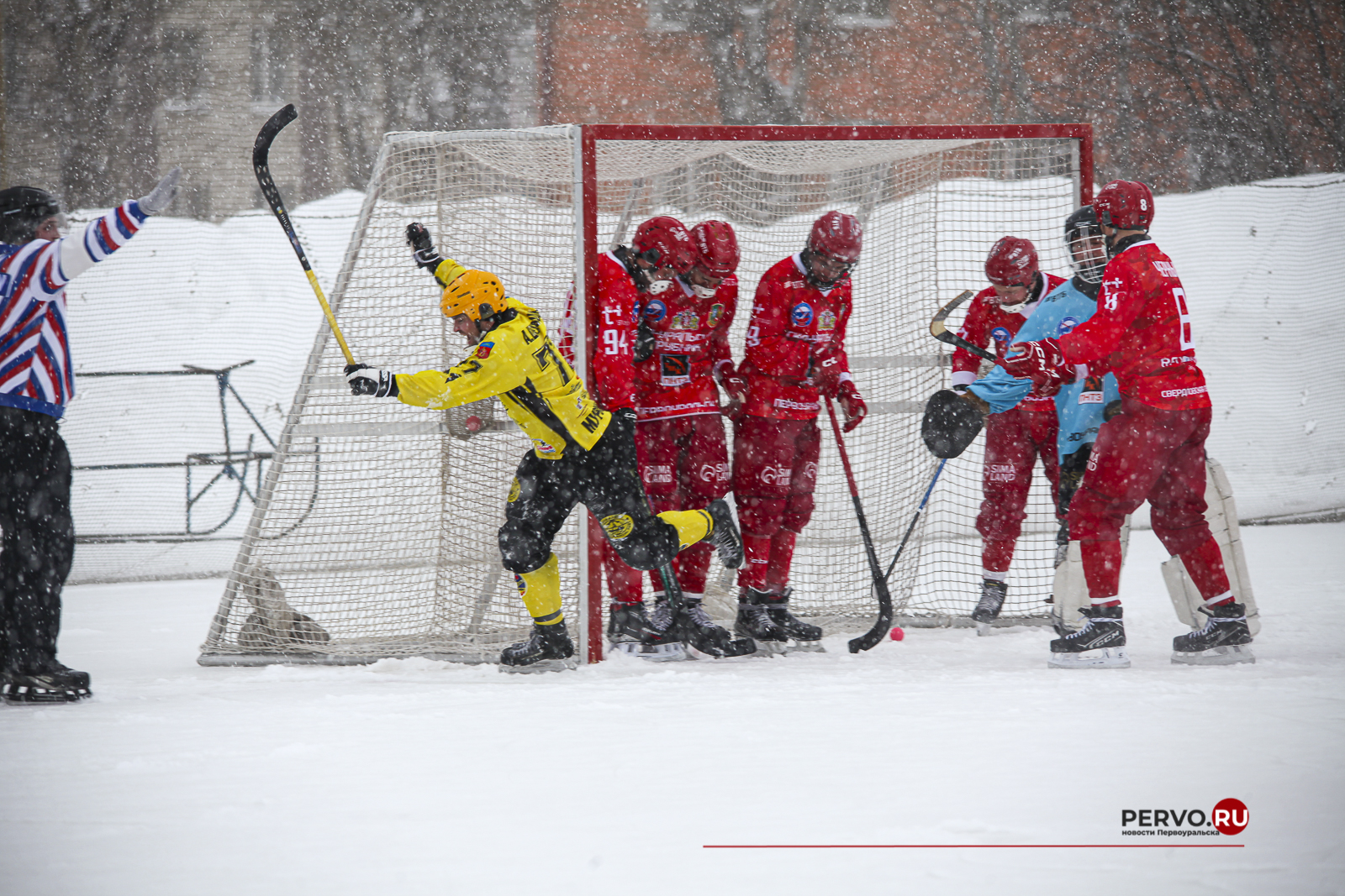 СКА-Уральский Трубник в Первоуральске сыграл в ничью 5:5 Мурманом