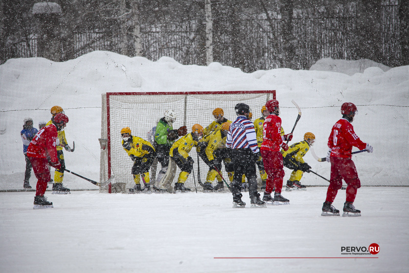 СКА-Уральский Трубник в Первоуральске сыграл в ничью 5:5 Мурманом