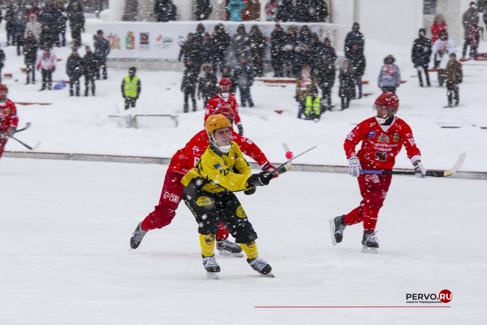 СКА-Уральский Трубник в Первоуральске сыграл в ничью 5:5 Мурманом