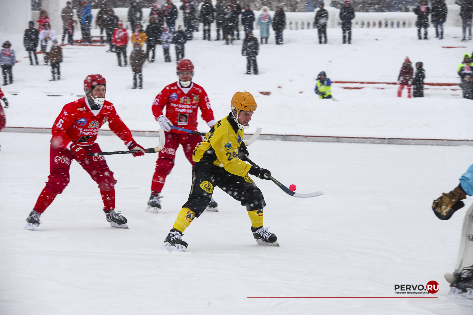 СКА-Уральский Трубник в Первоуральске сыграл в ничью 5:5 Мурманом