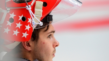 Российский хоккеист признан первой звездой матча НХЛ