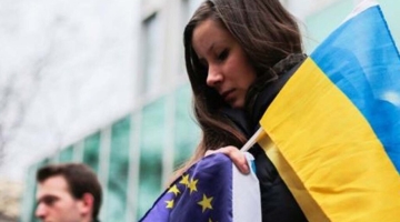 На Украине доля критикующих политику Киева впервые превысила 50%