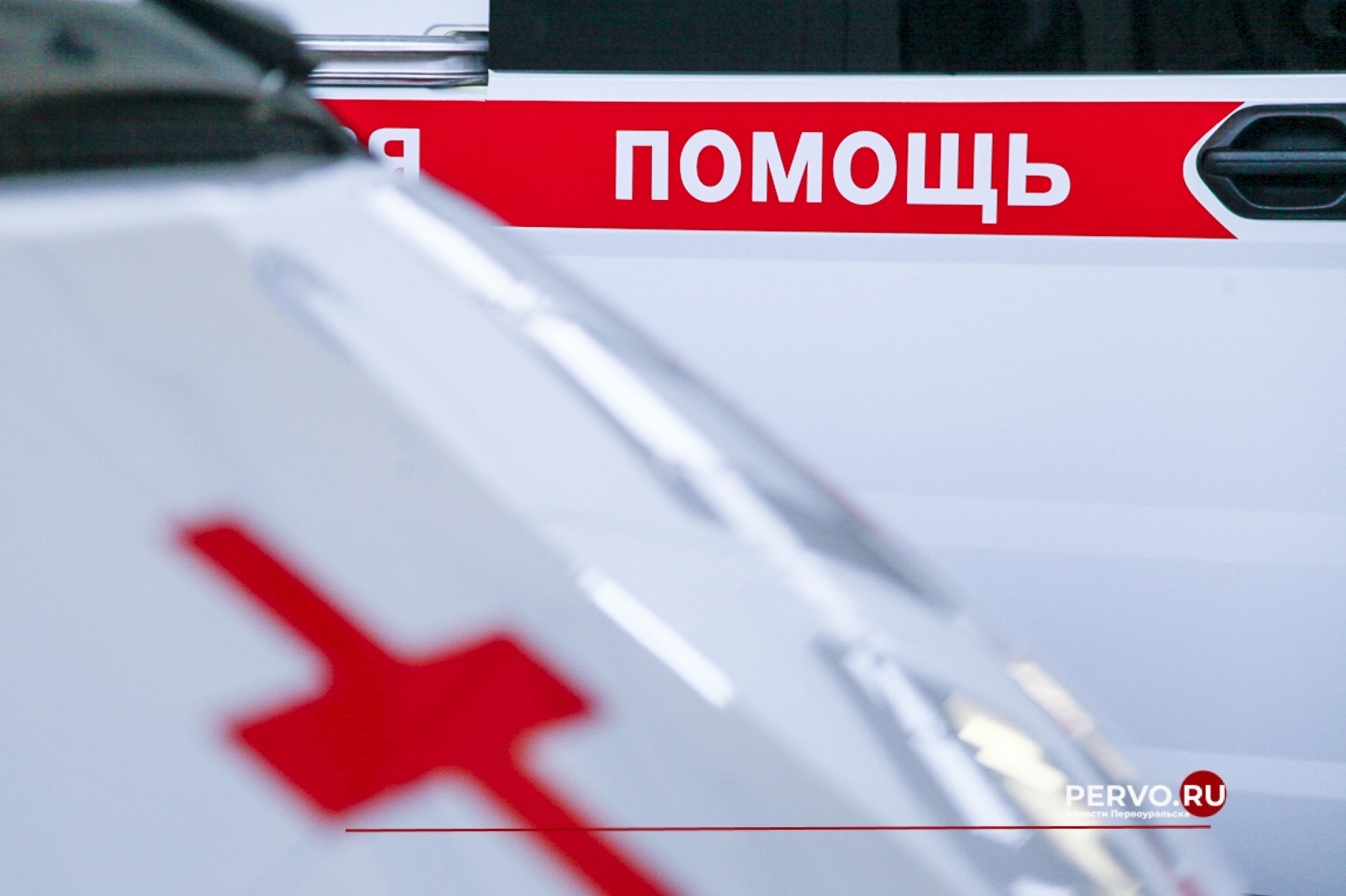 Четыре человека пострадали в Екатеринбурге в ДТП с машиной скорой помощи
