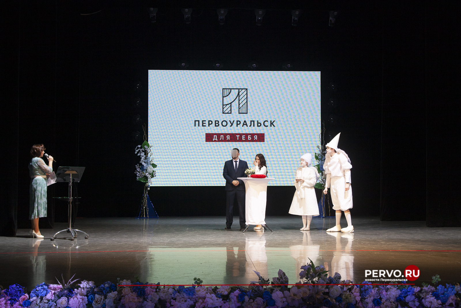 В Первоуральске молодожены отправились голосовать сразу после ЗАГСа