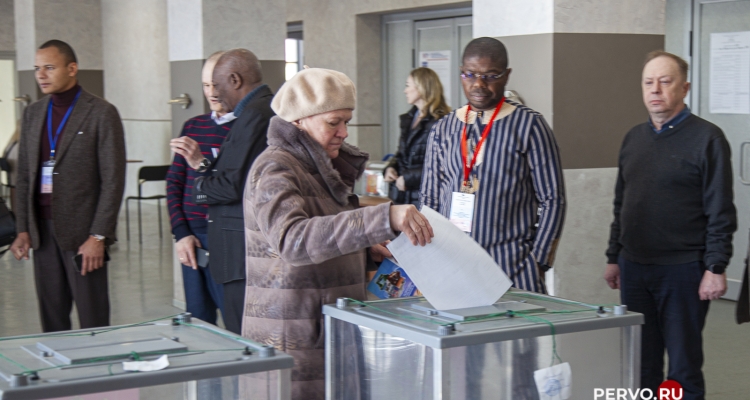 Делегация международных наблюдателей проверила ход выборов в Первоуральске