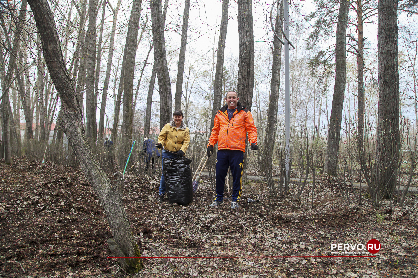 В Первоуральске парк у ДК «Горняк» привели в порядок