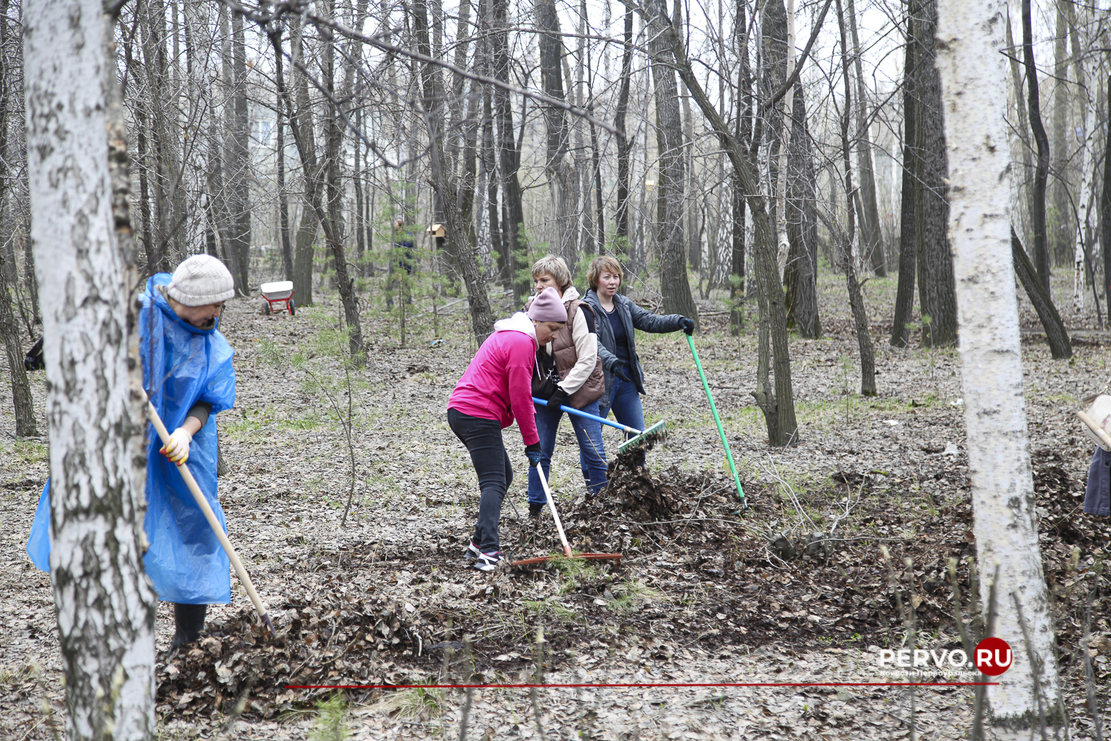 В Первоуральске парк у ДК «Горняк» привели в порядок