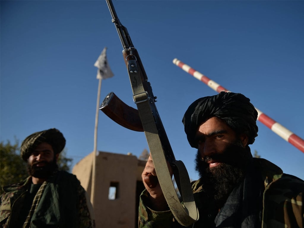 В России объяснили желание перестать считать талибов террористами