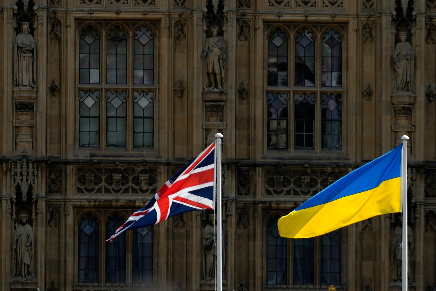 Посольство России в Британии: новая военная помощь Киеву канет в «черную дыру»