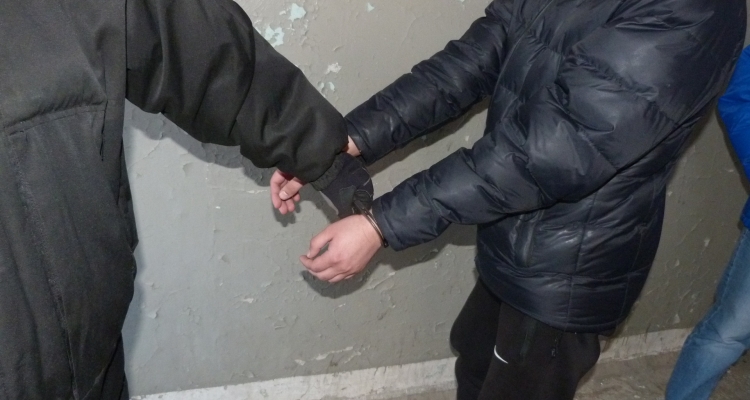 Наркодилер по кличке «Казбек» осужден на 11 лет за наркотики и взятку