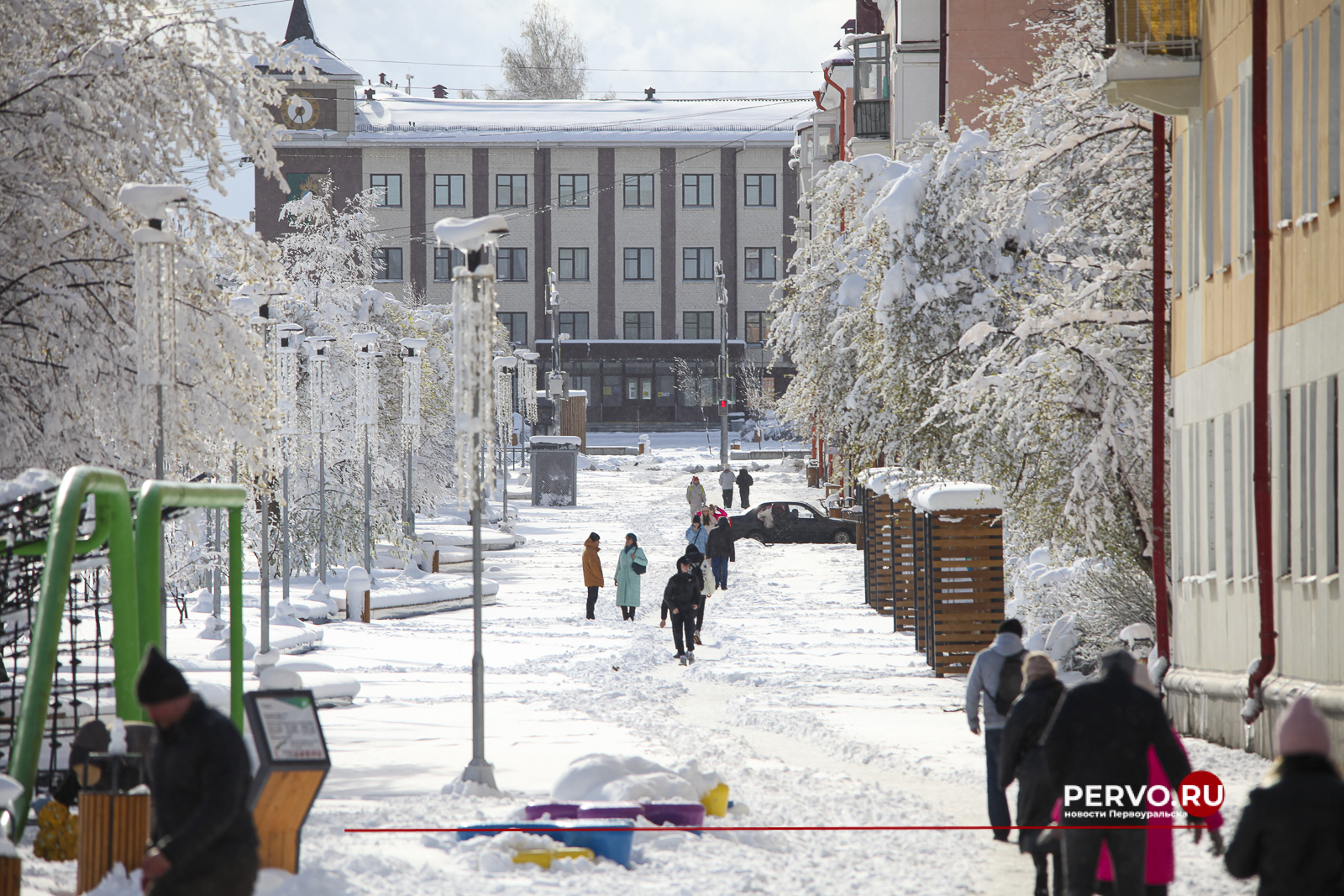 4 мая 2024 года. Снежный Первоуральск. Фотографии