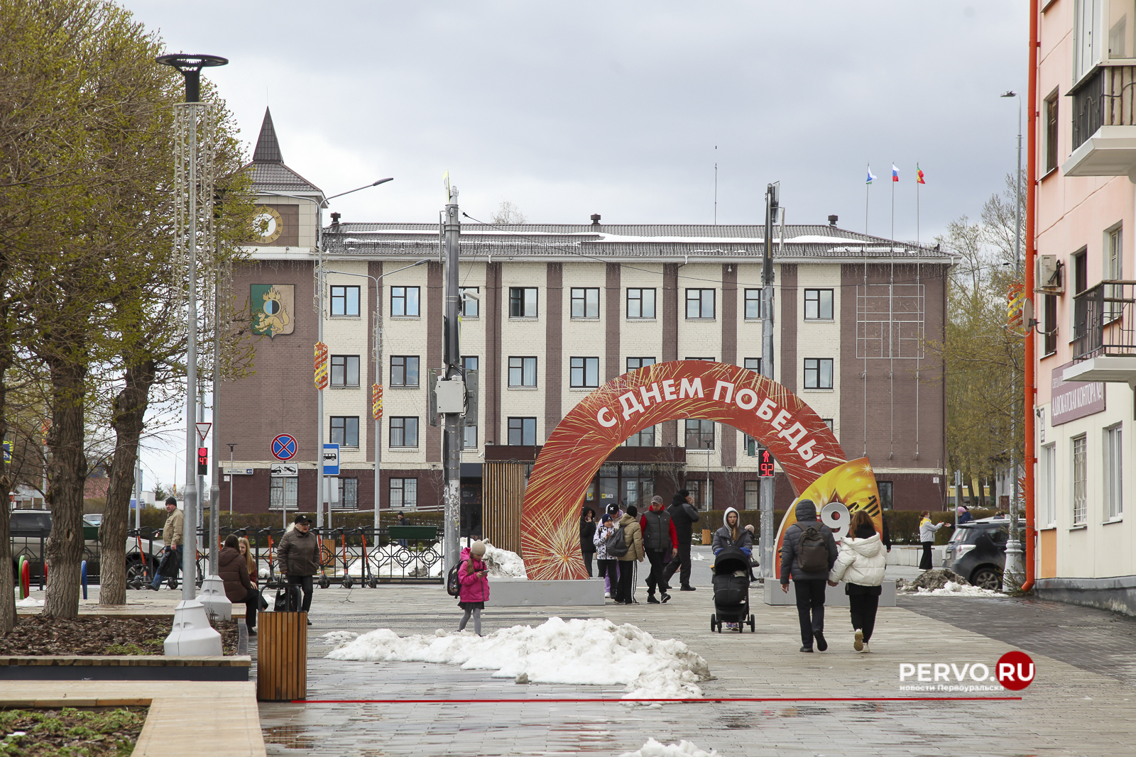 В городском округе Первоуральск проходят праздничные мероприятия в преддверии Дня Победы