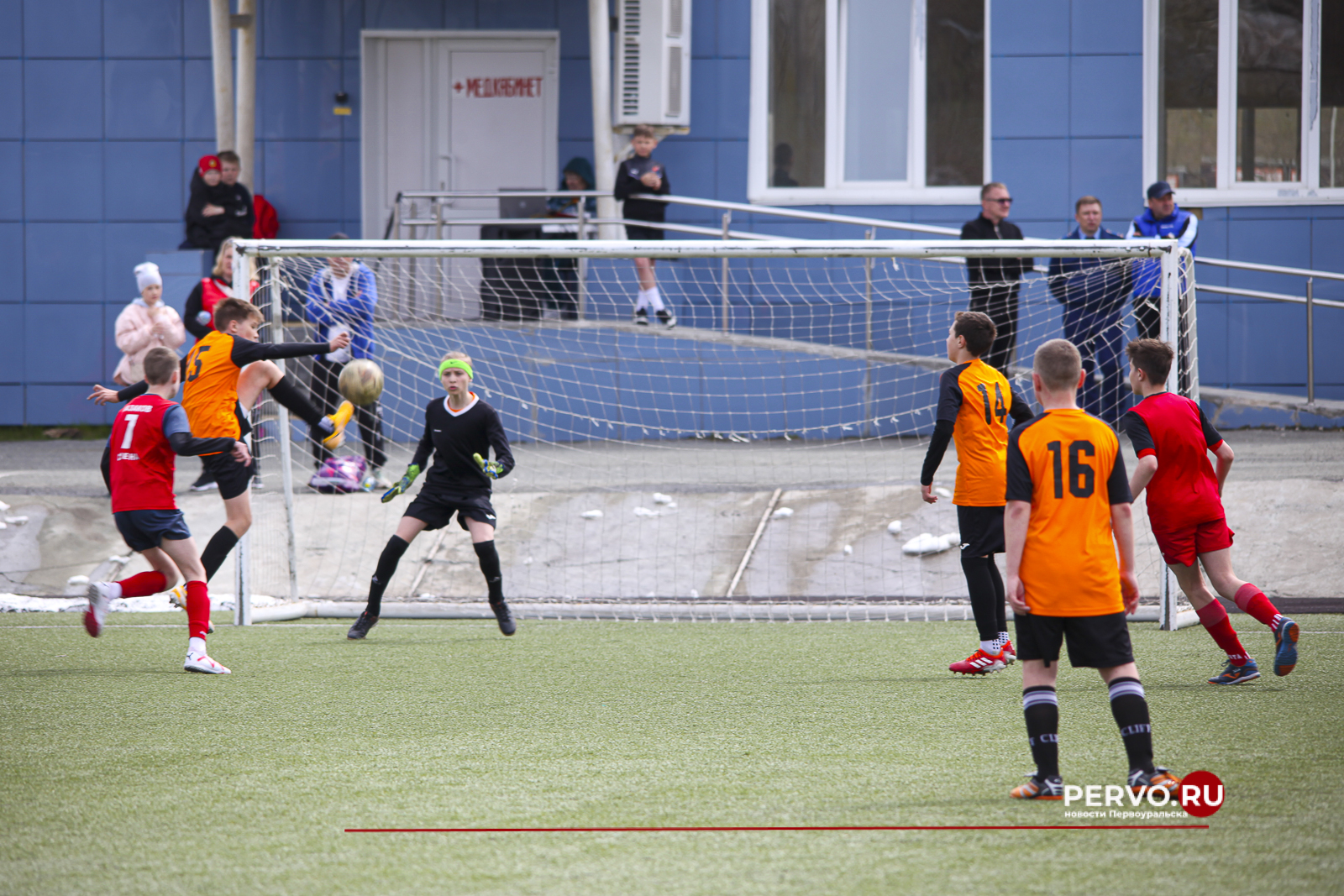 Юные спортсмены Первоуральска сразились за «Кубок прокурора 2024». Результаты и фотографии