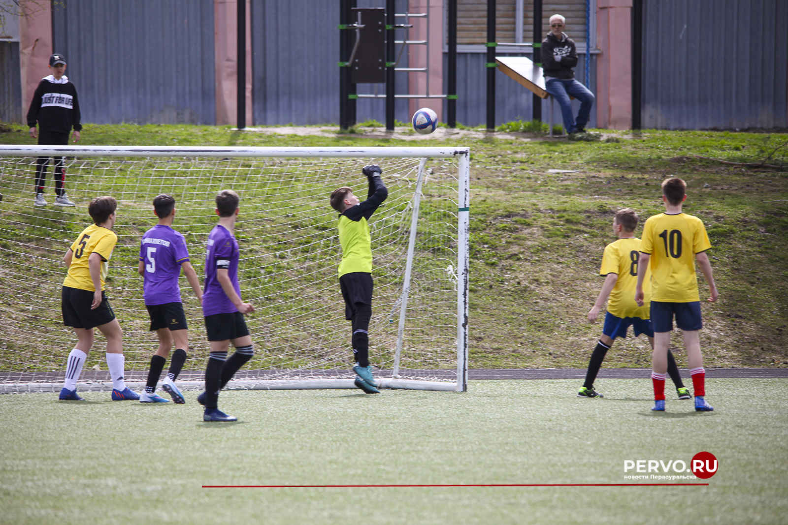 Юные спортсмены Первоуральска сразились за «Кубок прокурора 2024». Результаты и фотографии