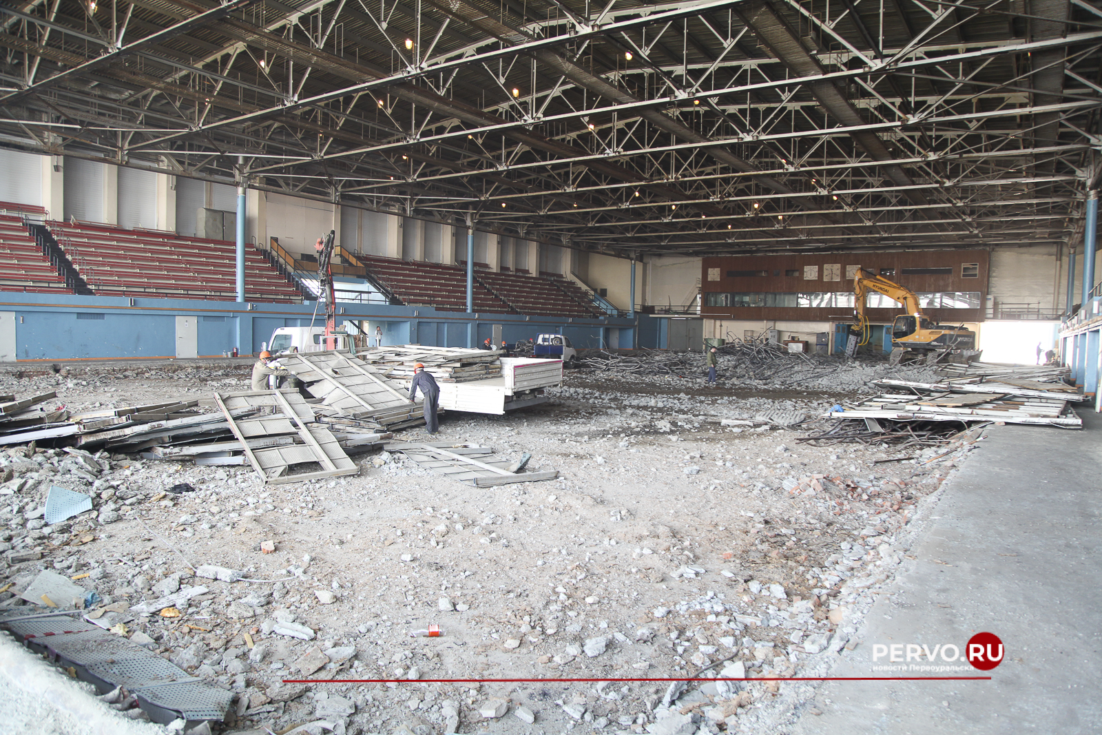 Ход реализации крупного инвестпроекта и кадровый потенциал Первоуральска оценил Алексей Шмыков