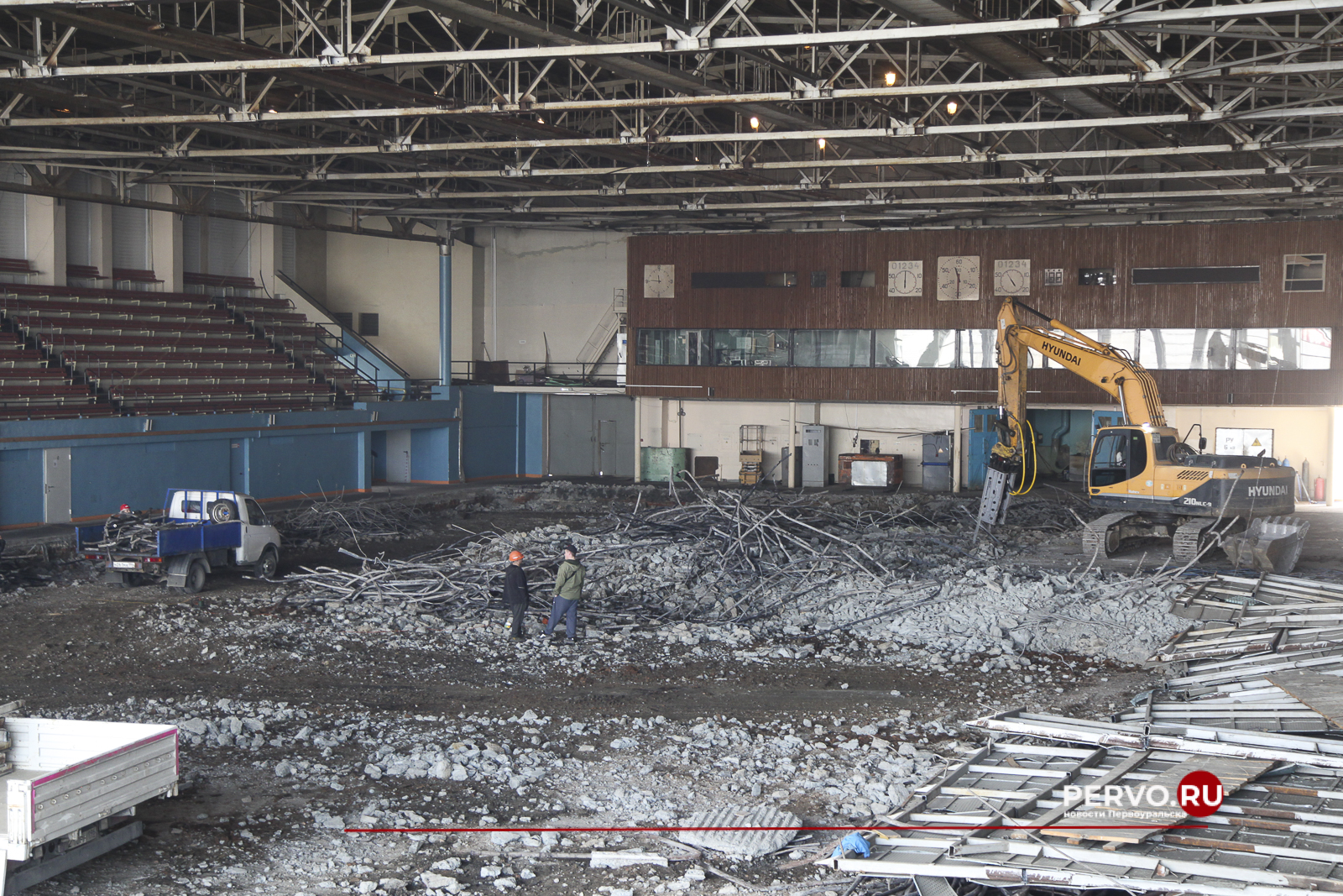 Ход реализации крупного инвестпроекта и кадровый потенциал Первоуральска оценил Алексей Шмыков