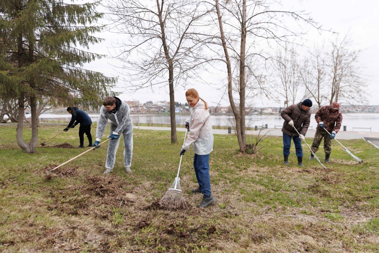 ПНТЗ организовал масштабный субботник в Первоуральске