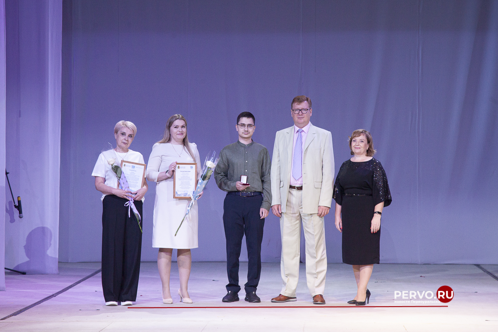 В Первоуральске 56 выпускников получили медали I и II степени «За особые успехи в учении»