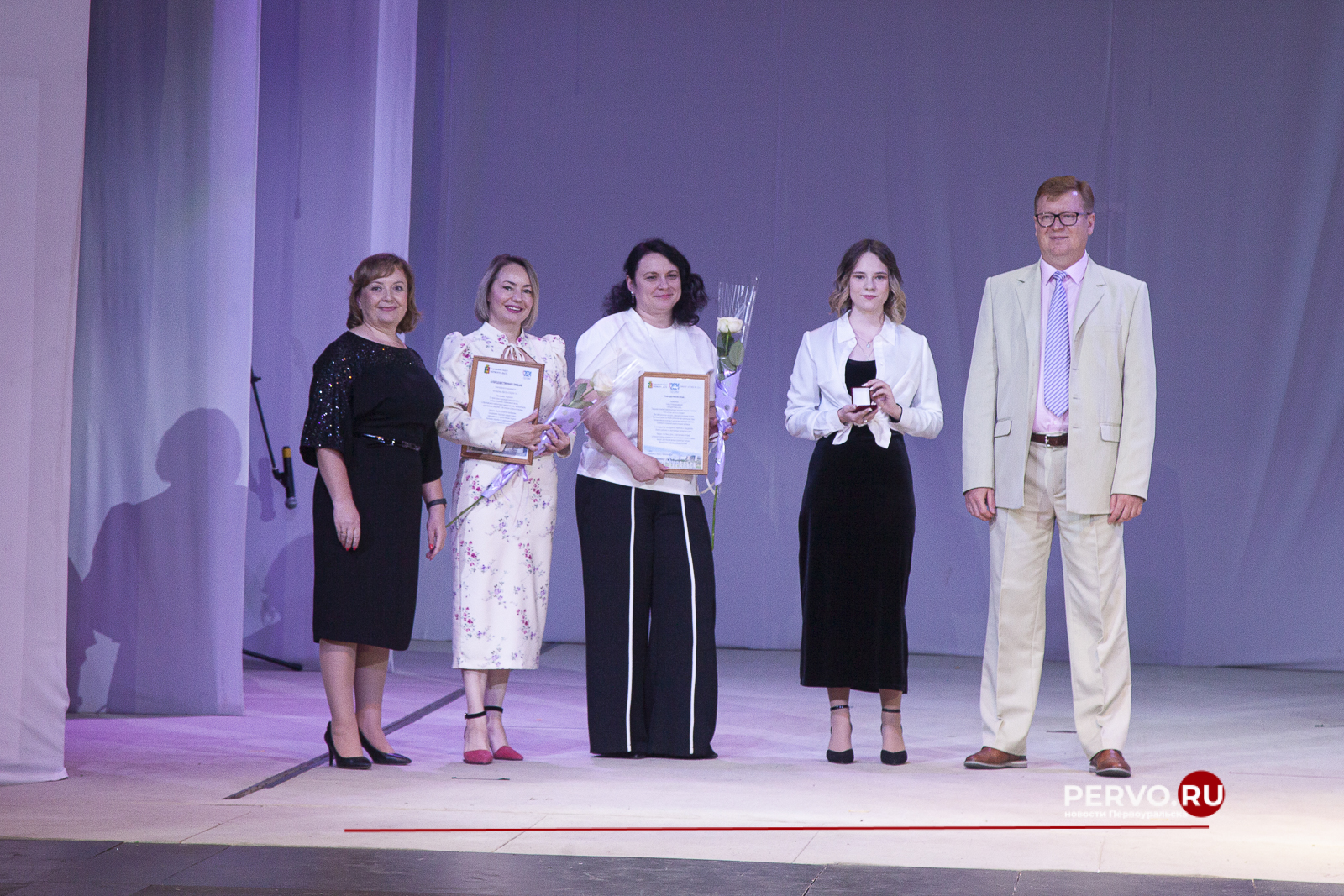 В Первоуральске 56 выпускников получили медали I и II степени «За особые успехи в учении»