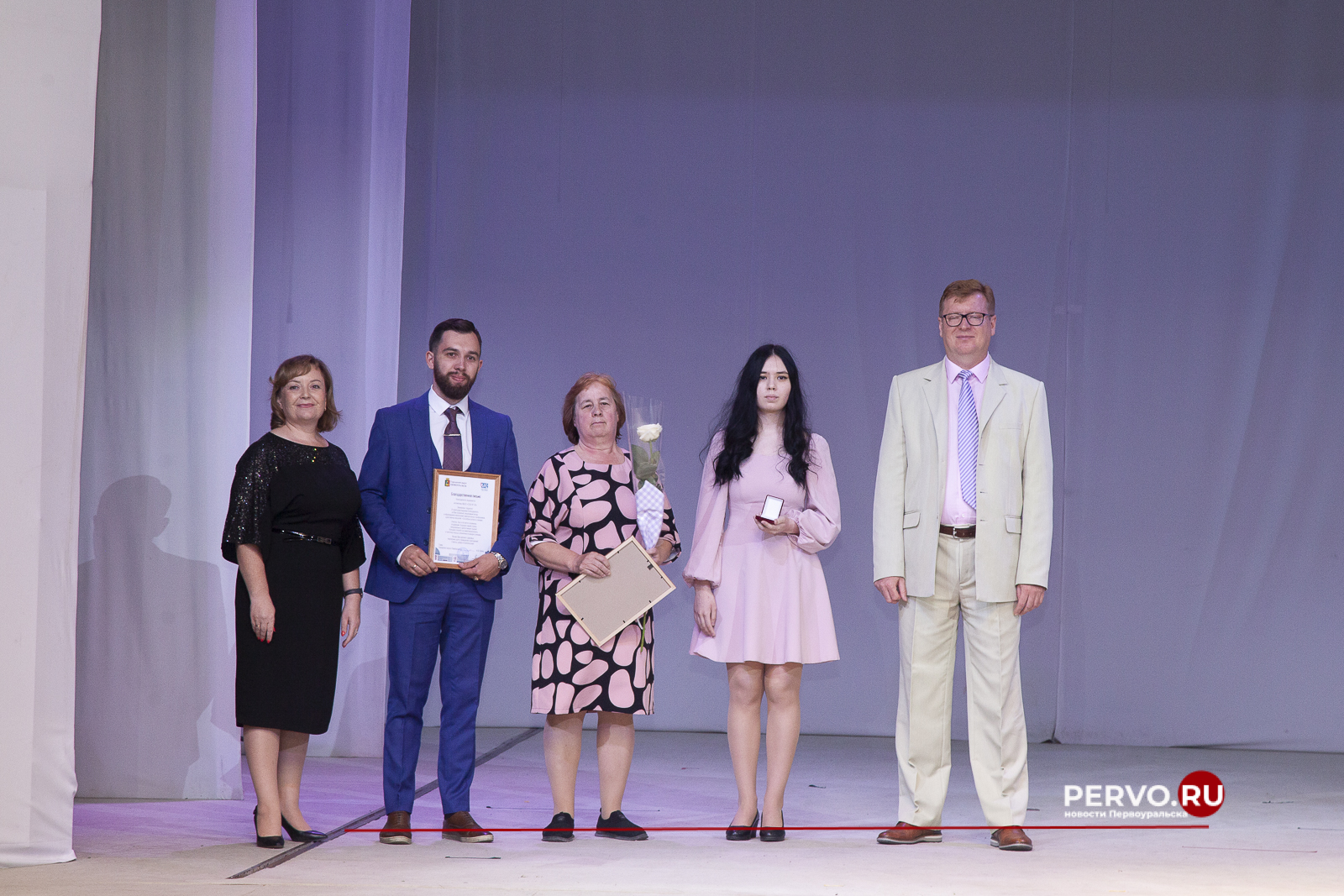 В Первоуральске 56 выпускников получили медали I и II степени «За особые успехи в учении»