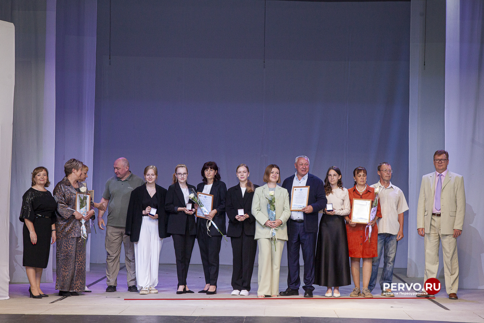 В Первоуральске 56 выпускников получили медали I и II степени «За особые успехи в учении»