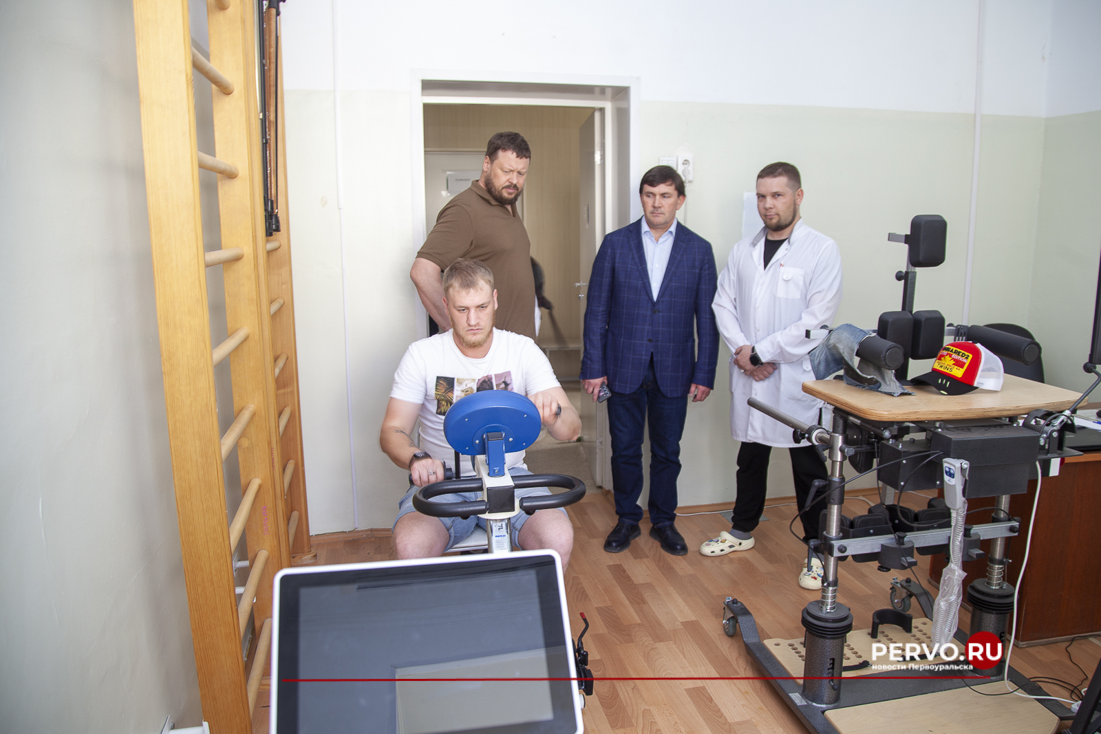 Ход реализации крупного инвестпроекта и кадровый потенциал Первоуральска оценил Алексей Шмыков