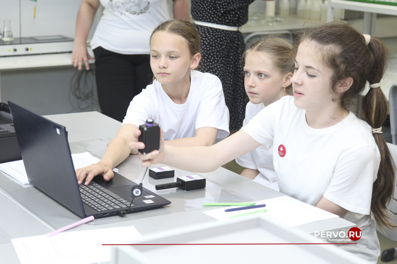 Ход реализации крупного инвестпроекта и кадровый потенциал Первоуральска оценил Алексей Шмыков