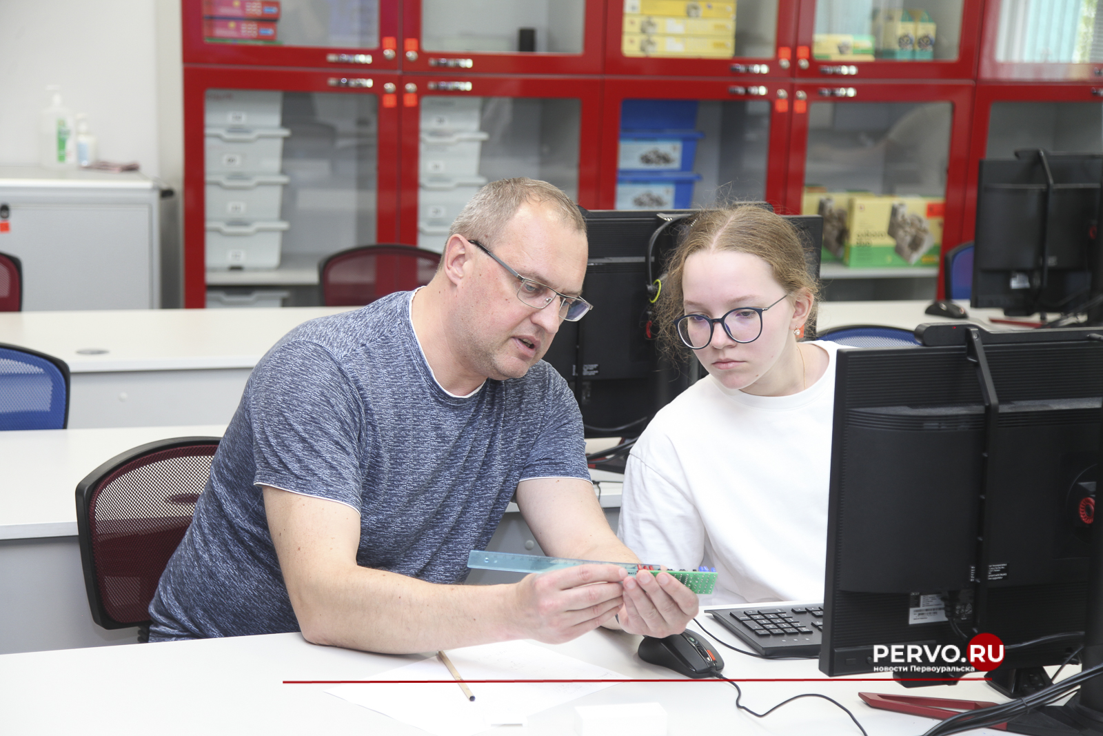 Ход реализации крупного инвестпроекта и кадровый потенциал Первоуральска оценил Алексей Шмыков