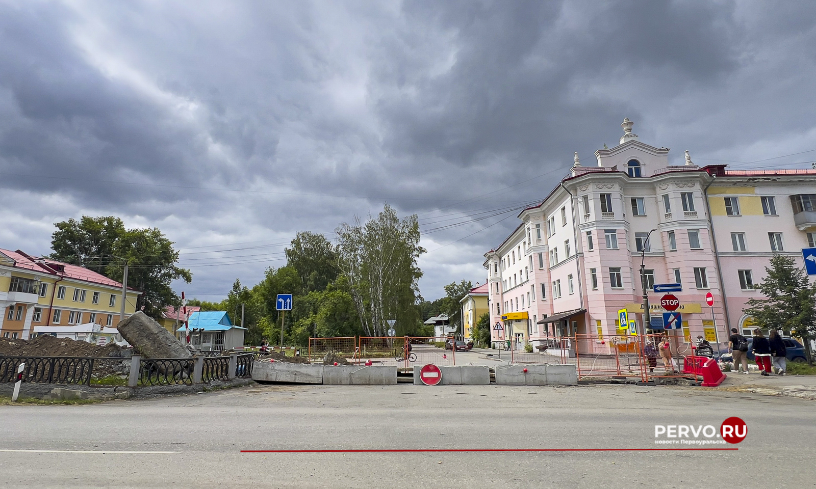 В Первоуральске работники СТК закрыли два проезда. Ищем пути объезда