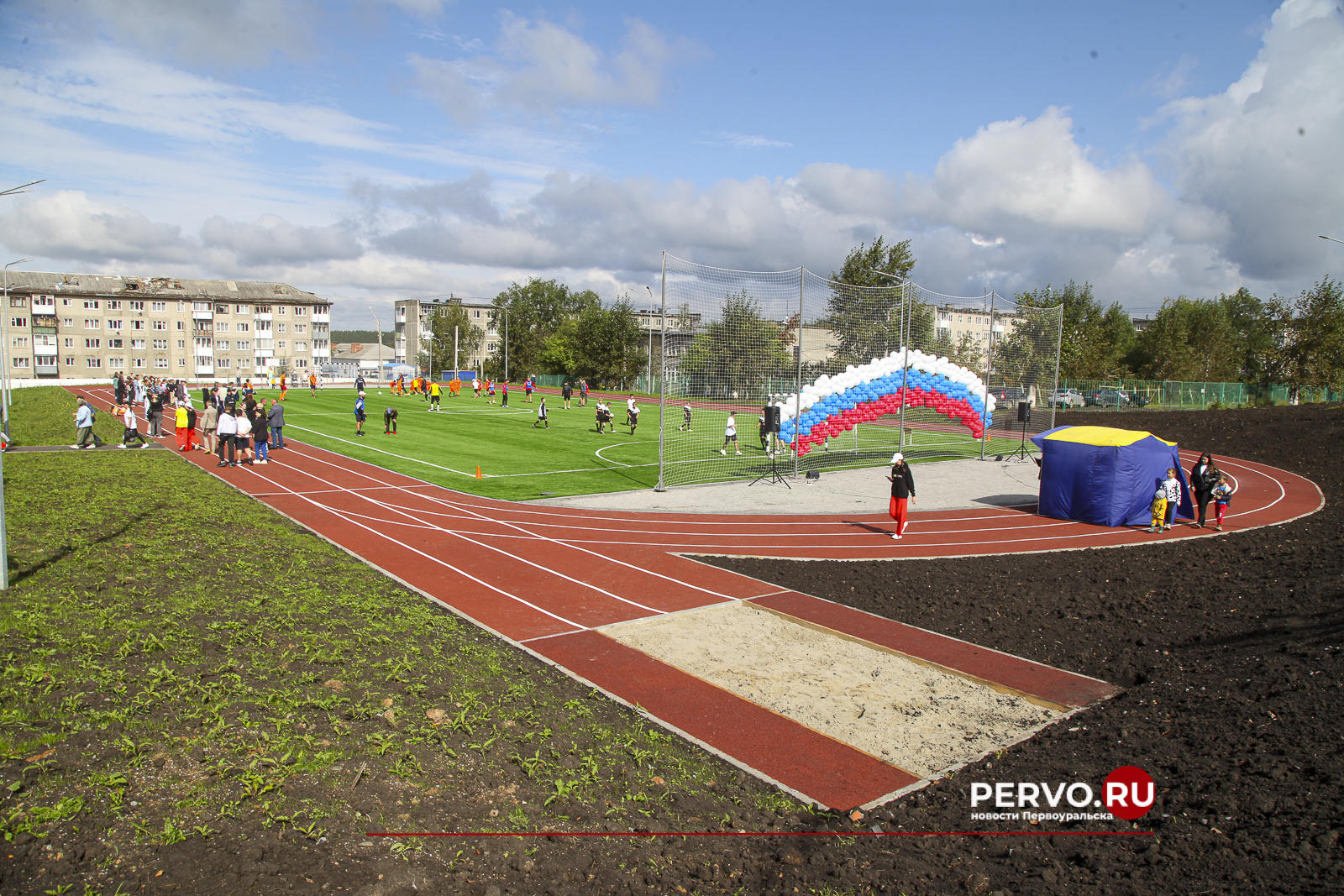 В Новоуткинске состоялось торжественное открытие спортивного комплекса