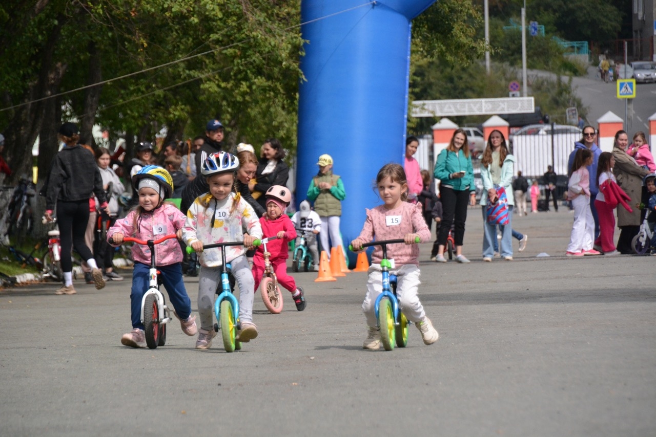 На стадионе в Первоуральске прошёл праздник, посвященный Дню физкультурника